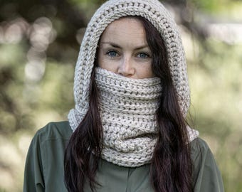 Handmade Wool Crochet Hooded Cowl Scarf for Women – Cozy Green Winter Neck Warmer