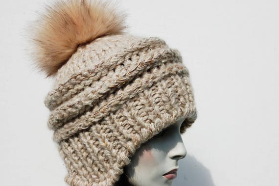 Handmade Chunky Knit Beanie With Pom Pom - Cozy Wool Winter  display picture 2