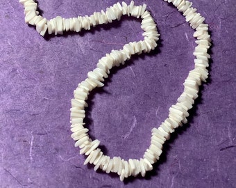 Vintage White Shell Bead Necklace 8 inch