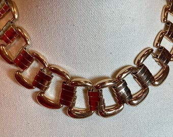 Wide Link Graduated Heavy Gold Tone Necklace 17 inches