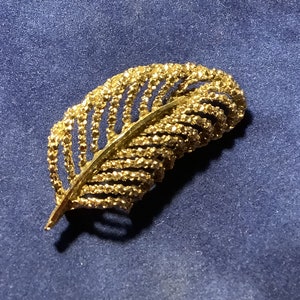 Vintage Feather Silver Tone Brooch