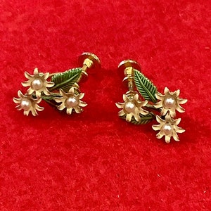 Vintage Enamel and Pearl Flower Screw Back Earrings