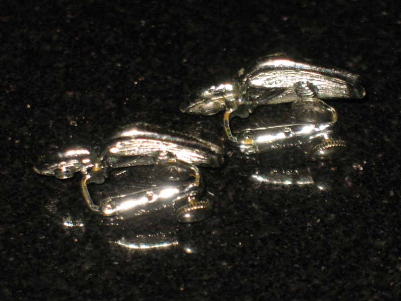 Vintage Coro Art Deco Infinity Hearts Silver Tone Clip On Earrings