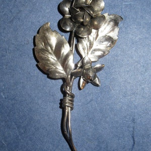Large Sterling Silver Flower Stem and Leaf Floral Brooch 7.2g