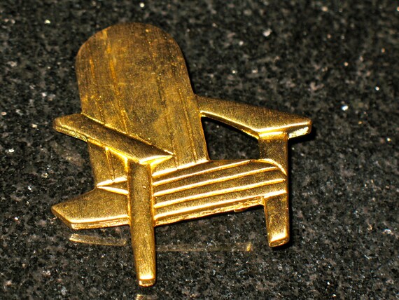 Paquette Deck Chair Gold Tone Figural Brooch Beac… - image 1