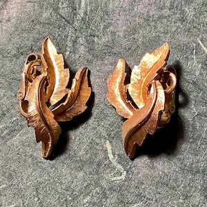 Crown Trifari Golden Long Leaf Clip On Earrings