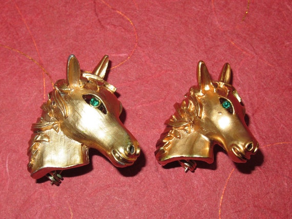 Vintage Horse Head Scatter Pins Figural Brooch Eq… - image 1