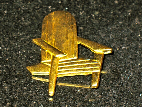 Paquette Deck Chair Gold Tone Figural Brooch Beac… - image 3