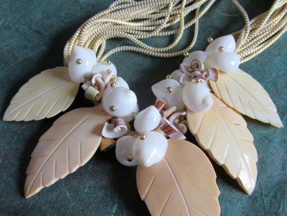 Shell statement necklace deals