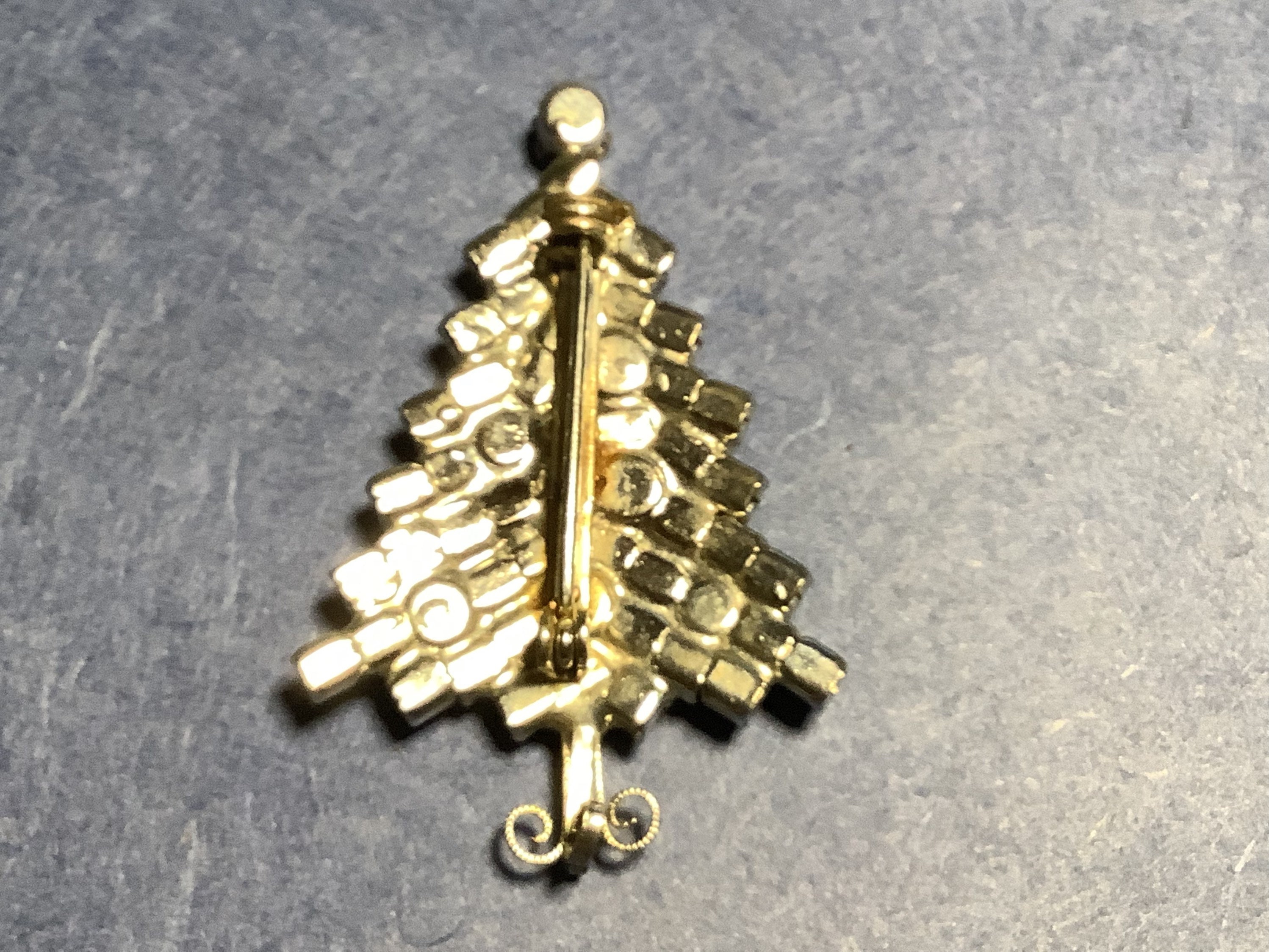 Abpf Exquisite Custom Logo Metal Christmas Tree Brooches for Women  Rhinestone Fashion Jewelry Festival Brooch Pins - China Rhinestone Brooch  Pins and Rhinestone Brooches price