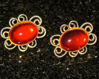 Vintage Red Lucite Cabochon Gold Tone Filigree Clip On Earrings