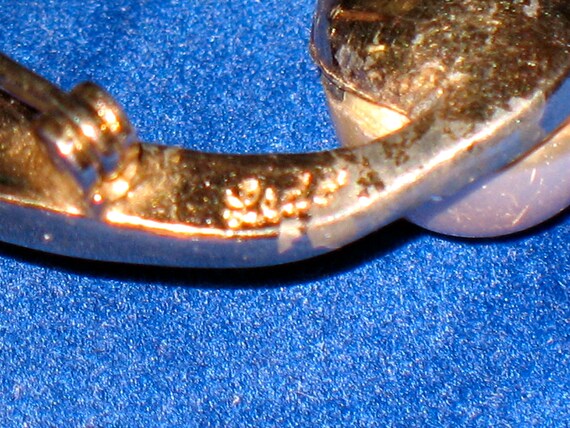 Vintage Ledo Large Pearl Swoosh Gold Tone Brooch - image 6