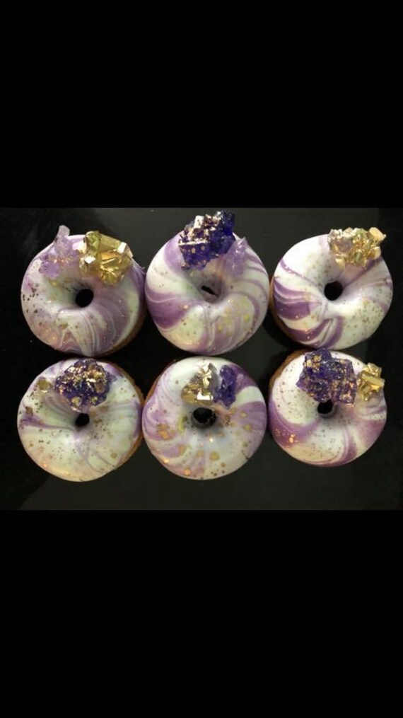 Lilac//purple Wedding day rock//sweets//candy Ideal table//gift favours.