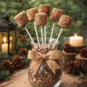 12 S’mores en palitos / Dulces de malvavisco bañados en chocolate / Recuerdos rústicos para fiestas de fogata / Mesa de postres otoñales con temática de bosque imagen 2