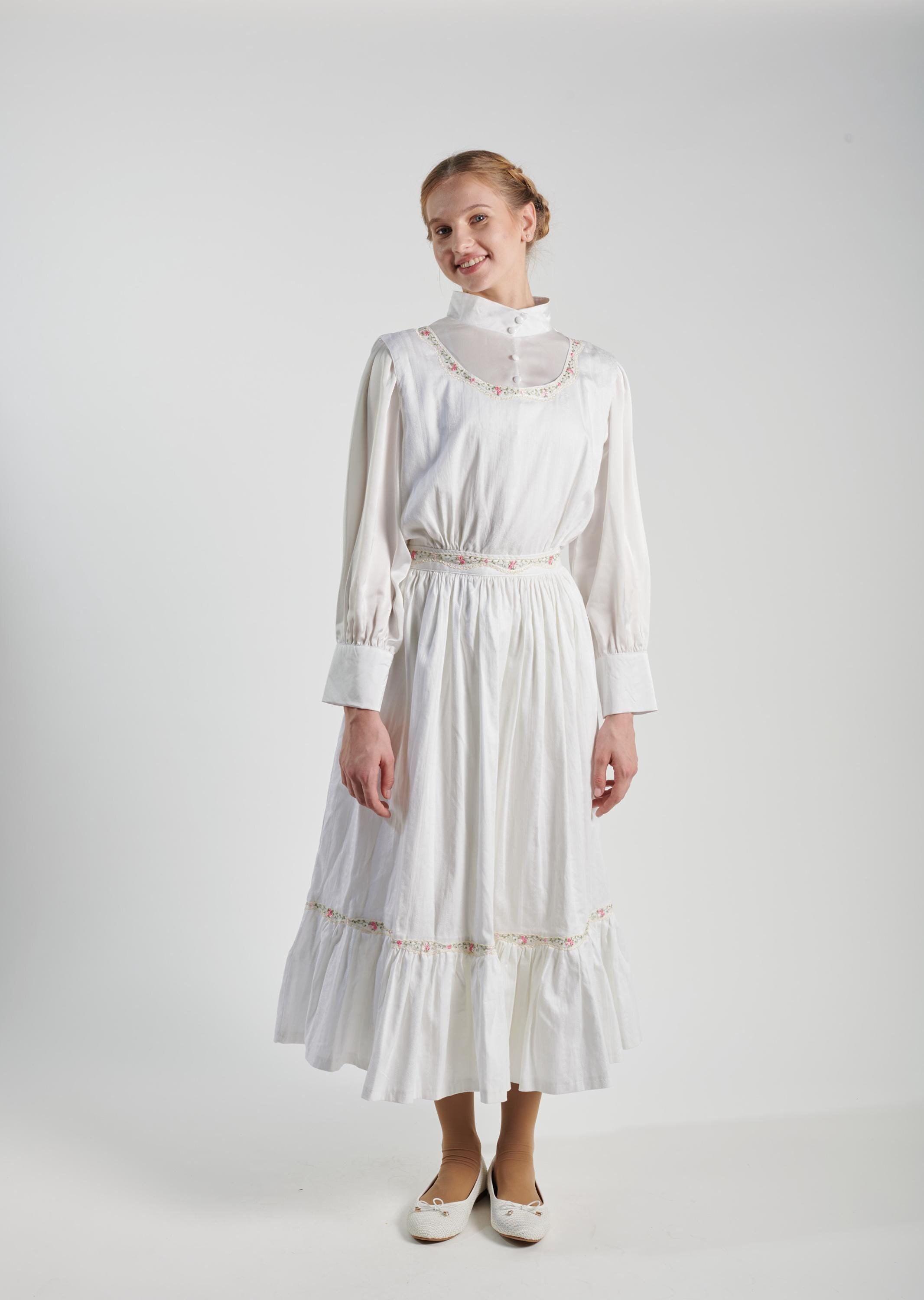 Pioneer Style Ladies Jumper With Ruffle