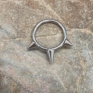 16g titanium hinged clickers, spiked hinged clicker, 1.2mm hinged clicker, silver hinged clicker, septum ring, spiked septum ring