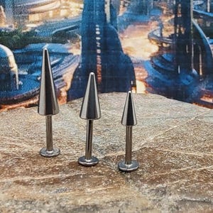 16g Long Spike Labret, Spiked piercing, Medusa, Monroe, Tragus, Helix, Goth style, Punk jewellery, edgy jewellery,
