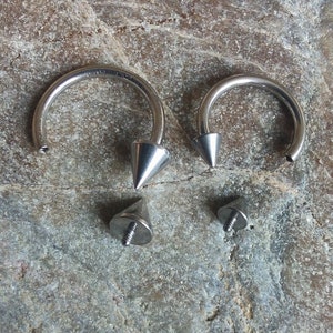Internally threaded 16g Horseshoe barbell, spiked septum, septum ring, 10mm septum ring, septum piercing silver septum