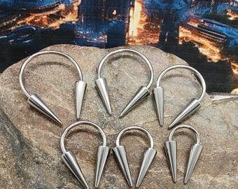 16g spike horseshoe, spike septum, goth jewellery, punk jewellery, alternative style jewellery, long spike piercing, body jewellery, barbell
