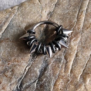 16g 8mm/10mm titanium hinged clicker, spiked hinged clicker, hinged clicker, silver hinged clicker, septum ring, spiked septum ring