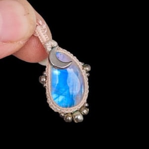 Pure blue peristerite pendant, atypical drop quality