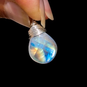 Blue and yellow rainbow moonstone peristerite pendant in silver