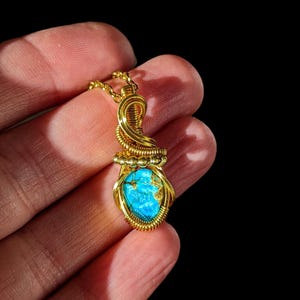 Arizona Turquoise Doublet Pendant with Faceted Expression Quartz