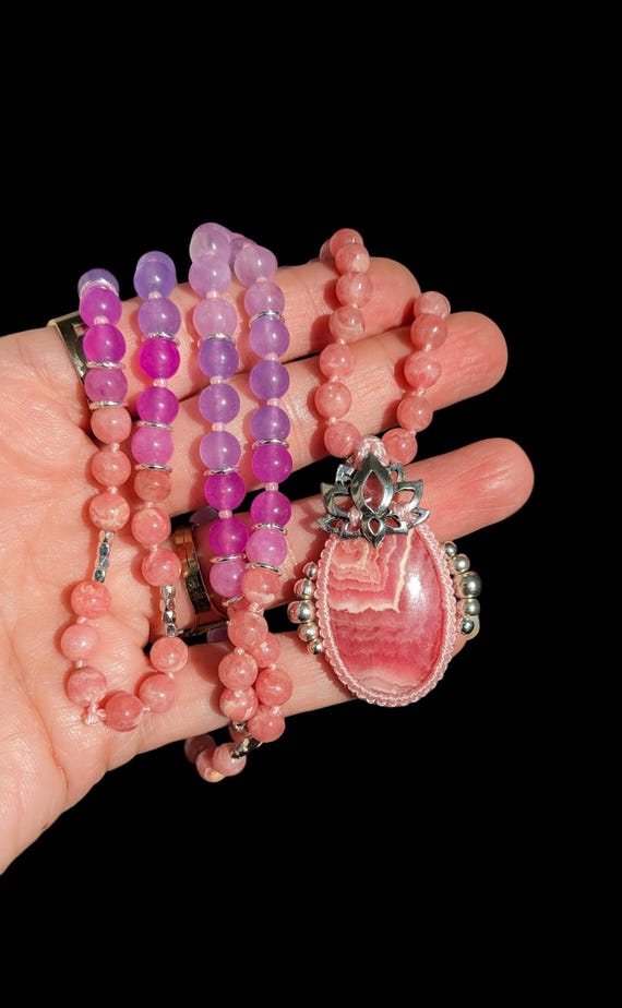 Collier Mala 108 perles Rhodochrosite Lotus argent