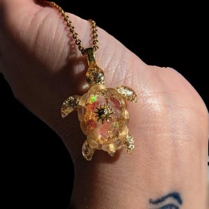 Lucky turtle pendant love energy vitality sun gold