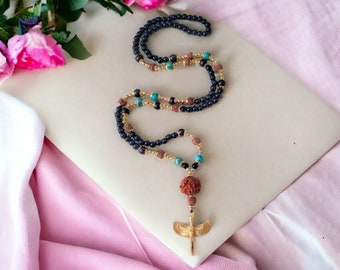 Collier Mala isis turquoise arizona, bois d'ébène, graines de Rudraksha et Onyx