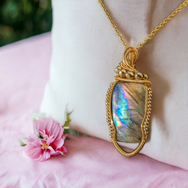 Pendentif Labradorite arc en ciel carré or