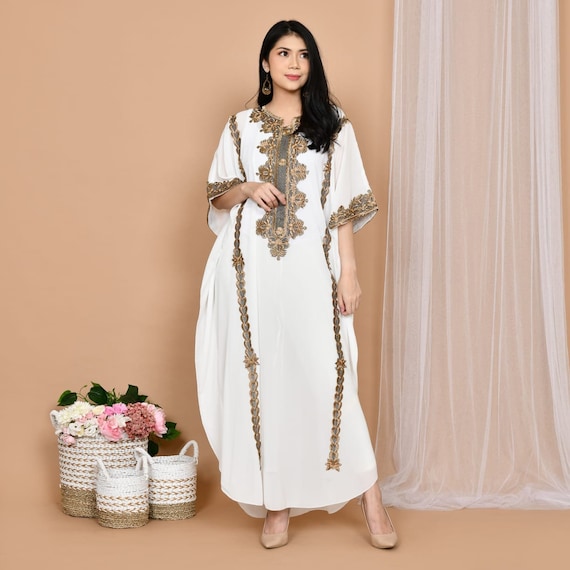 Dubai Arabian Abaya One Size Fits From XS to 2XL White Caftan With
