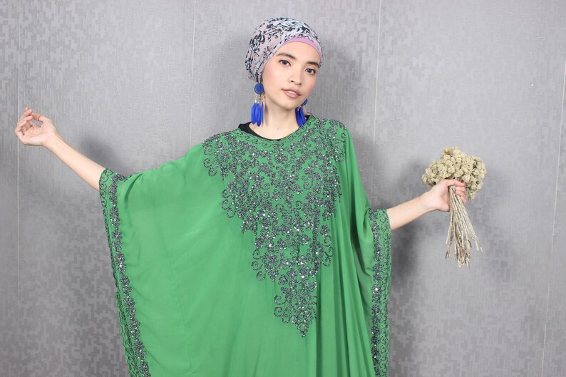 green caftan
