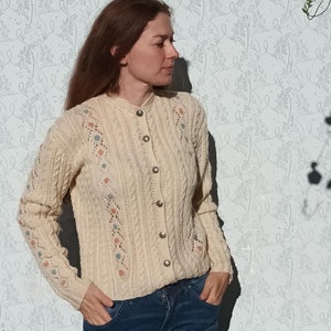 Cardigan austriaco Cardigan ricamato Cardigan lavorato a mano con motivo floreale popolare