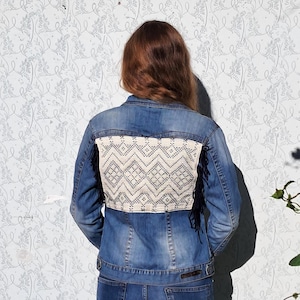 90er Jahre Bestickte Jeans Gobelin Jacke mit Fransen Einzigartige Bestickte Jeansjacke für Frauen