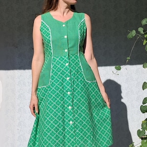 Vintage Mod Dress 70s Sleeveless Cotton Dress with Pockets Button Up Dress