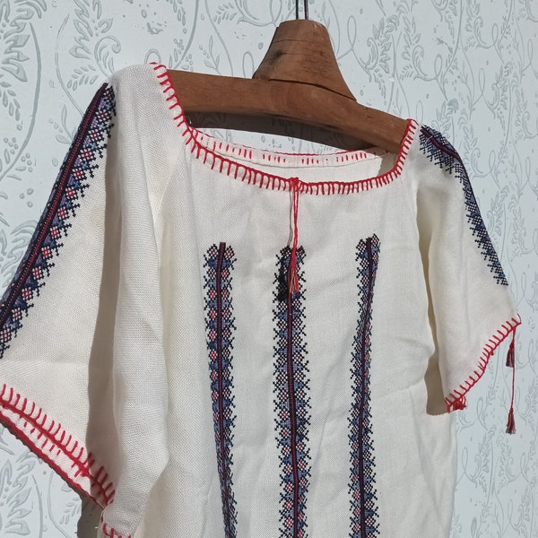 Peasant Blouse - Vintage Hand-Embroidered Short Sleeve Puffy Cotton Blouse