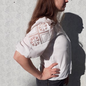 Vintage trachten Bavarian dirndl lace puffy sleeves cotton folk traditional Austrian summer blouse size S-L