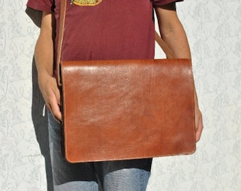 Leather Messenger Bag for Men - Large Brown Laptop Bag with Adjustable Strap - Stylish Leather Shoulder Bag for Men