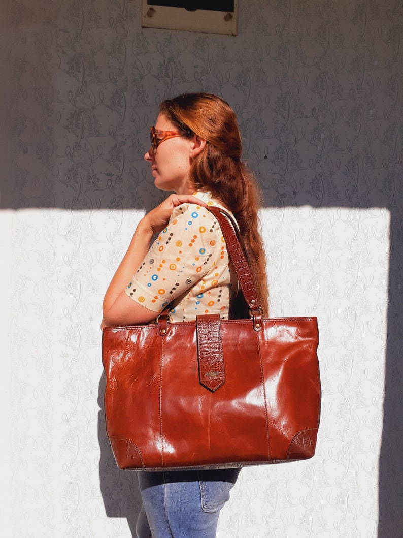 El Campero Leather Tote Bag Minimalist Elegance in a Large Shoulder Bag image 2