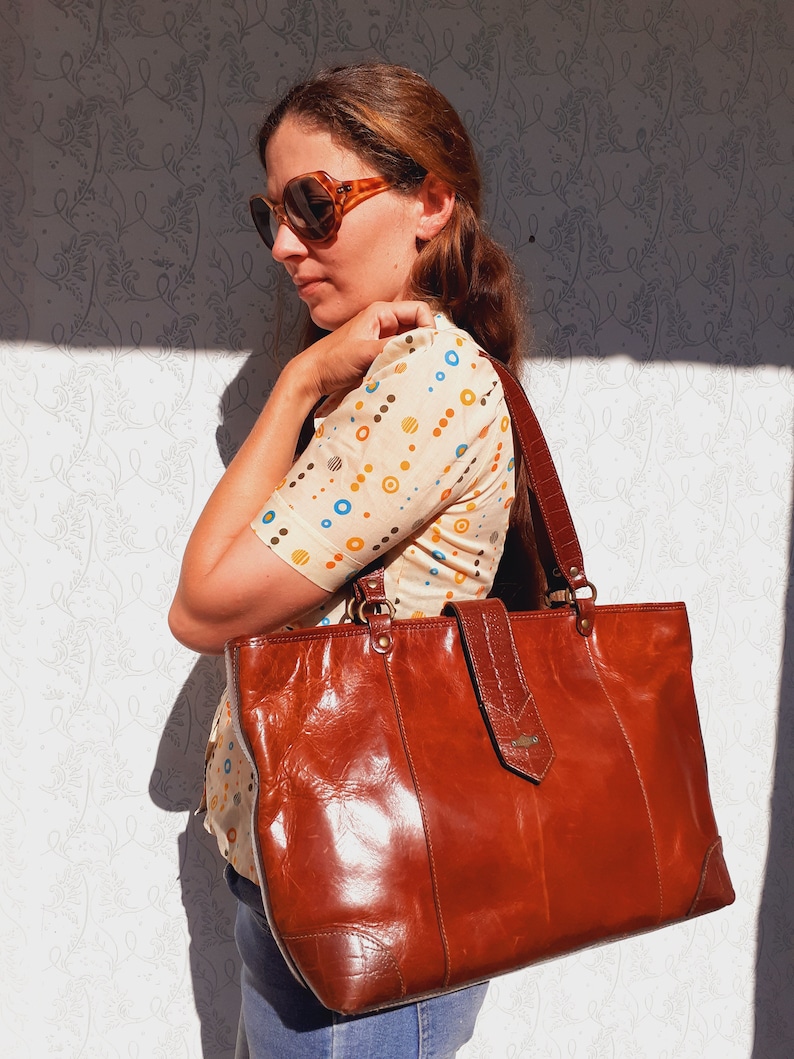 El Campero Leather Tote Bag Minimalist Elegance in a Large Shoulder Bag image 7