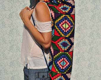 Yoga mat bag, yoga bag, yoga bag womens, yoga mat holder, colorful yoga mat bag, pilates bag, yoga mat carrier, upcycled bag, repurposed bag