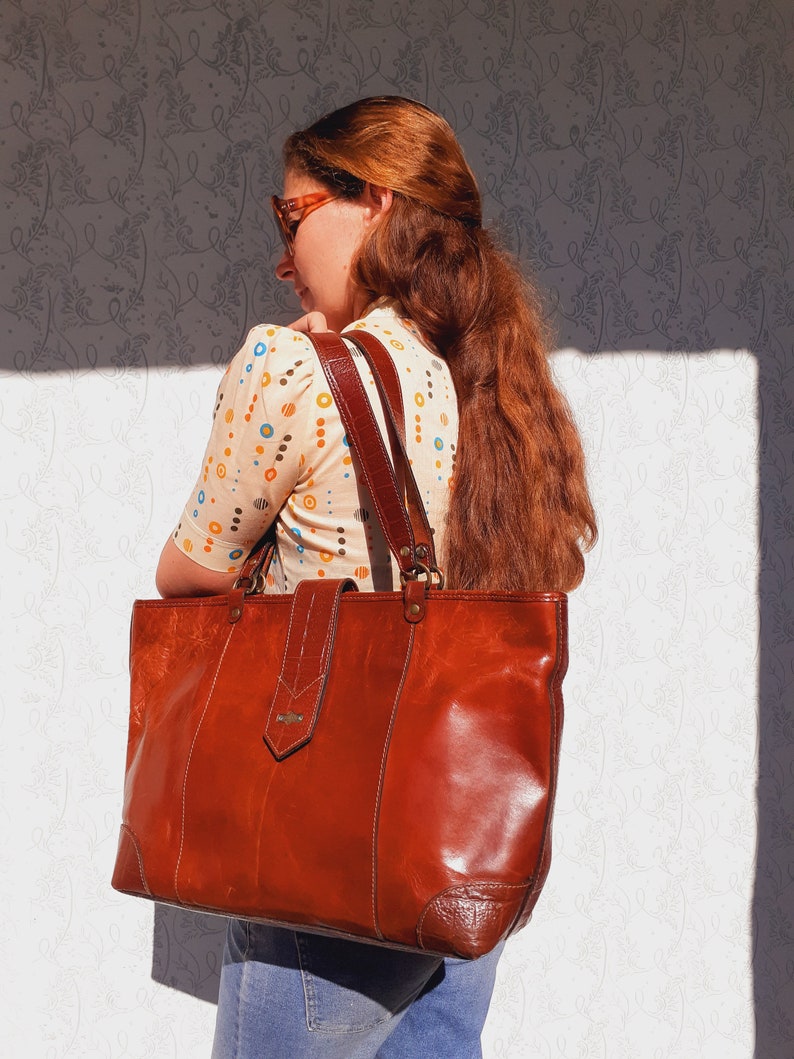 El Campero Leather Tote Bag Minimalist Elegance in a Large Shoulder Bag image 6