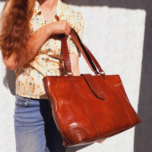 El Campero Leather Tote Bag Minimalist Elegance in a Large Shoulder Bag image 3