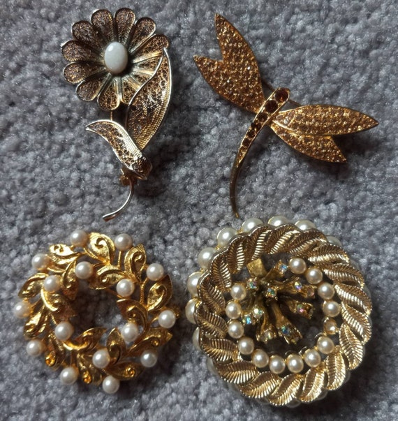 Fun Lot of Vintage Jewelry - image 9