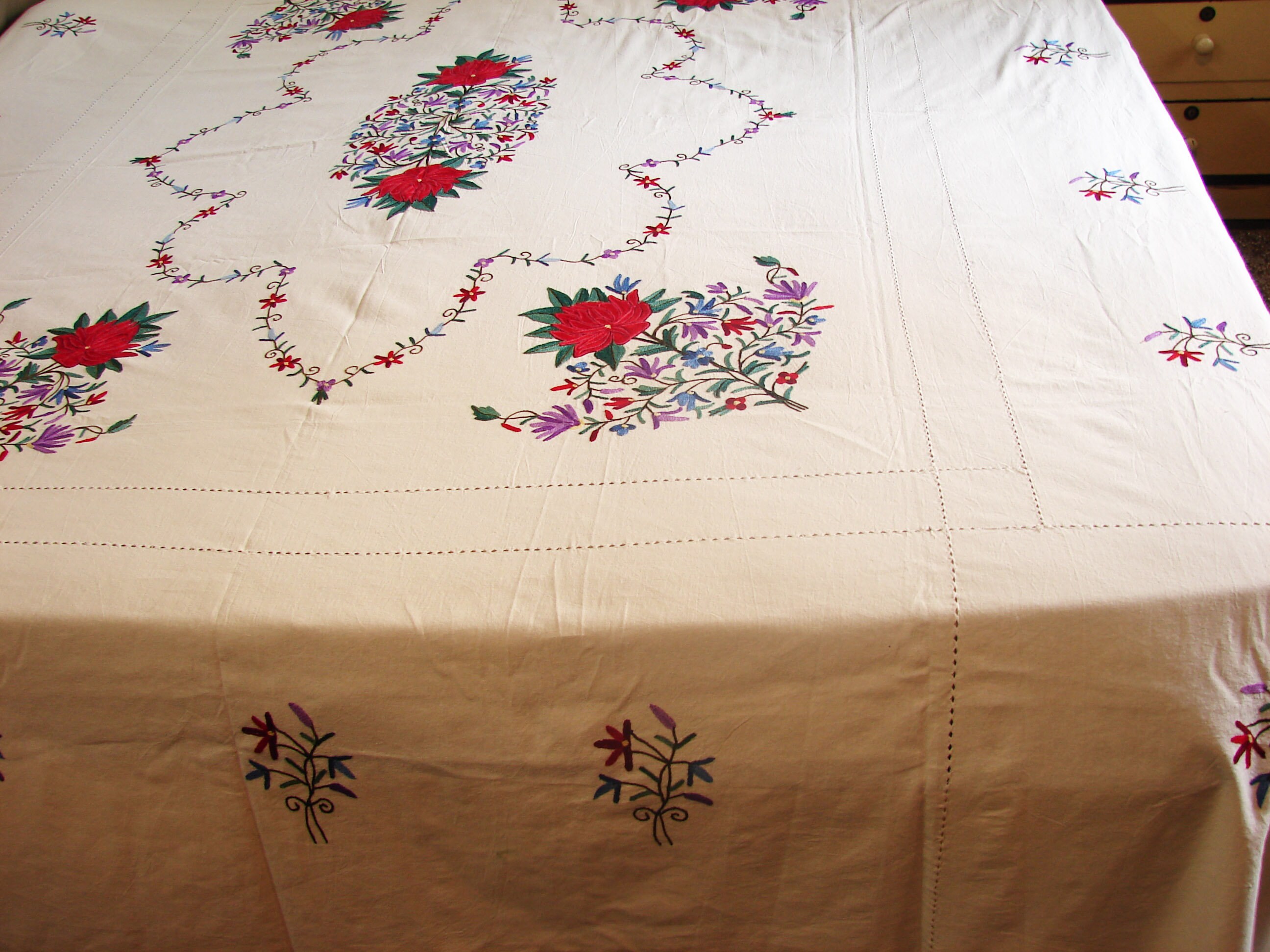 Hand Embroidered Bedspread 230cm X 275cm With 2 Pillow Covers. Etsy UK