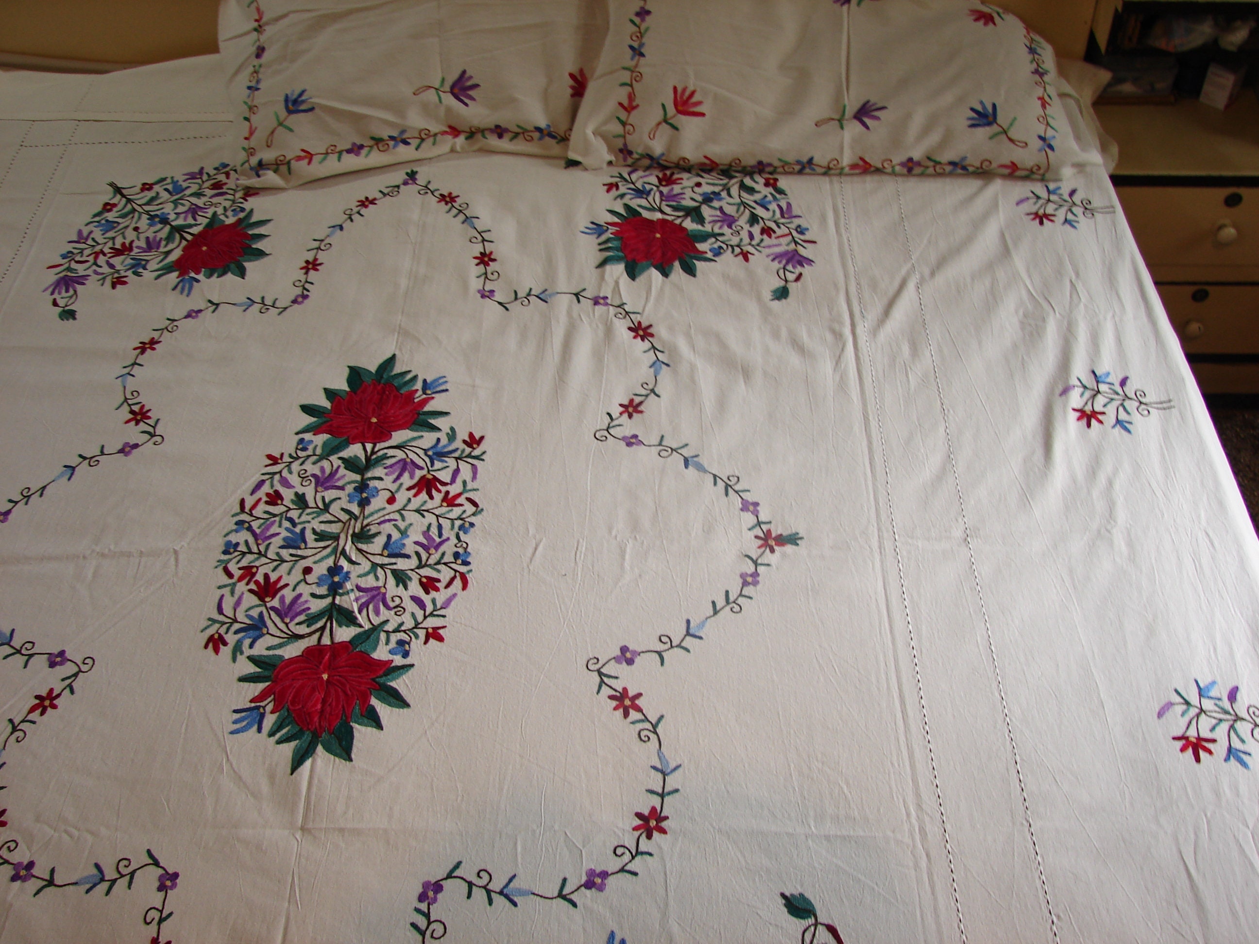 Hand Embroidered Bedspread 230cm X 275cm With 2 Pillow Covers. Etsy UK