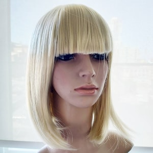 Off-White Bob Wig with Bangs: Synthetic Short Wig