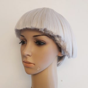 Graue kurze Haare für Frauen. Cosplay graue kurze Perücke. Kostüm kurze Dauerperücke. Hochwertiges Kunsthaar Sofort versandfertig.