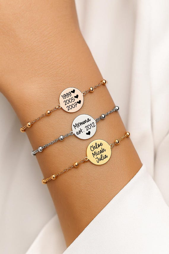 Engraved Round Pendant Bracelet – Handmade & Personalized Jewelry for Women in Silver or Rose Gold, Custom Gift for Her or Mom